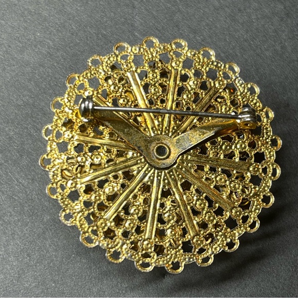 West Germany Green Floral Brooch Pin UNSIGNED Not MARKED - Picture 4 of 5